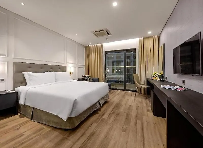 Golden Apartment With Sea View Đà Nẵng 5*,